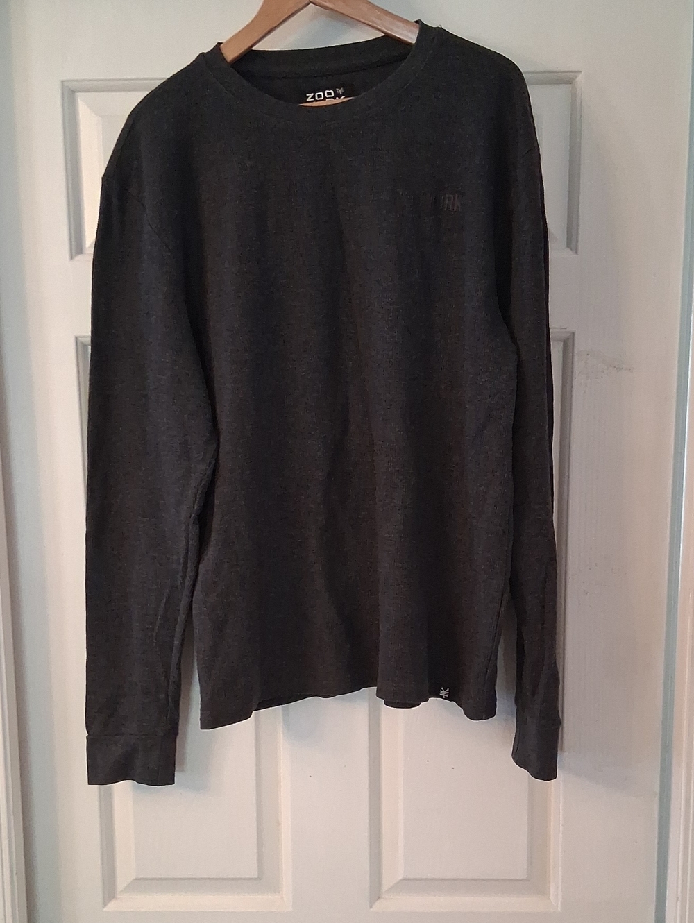 Zoo York Men's Long Sleeve Crewneck Shirt - Charcoal Gray Size M